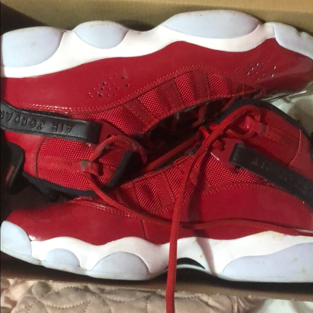 only worn a few times youth jordan’s